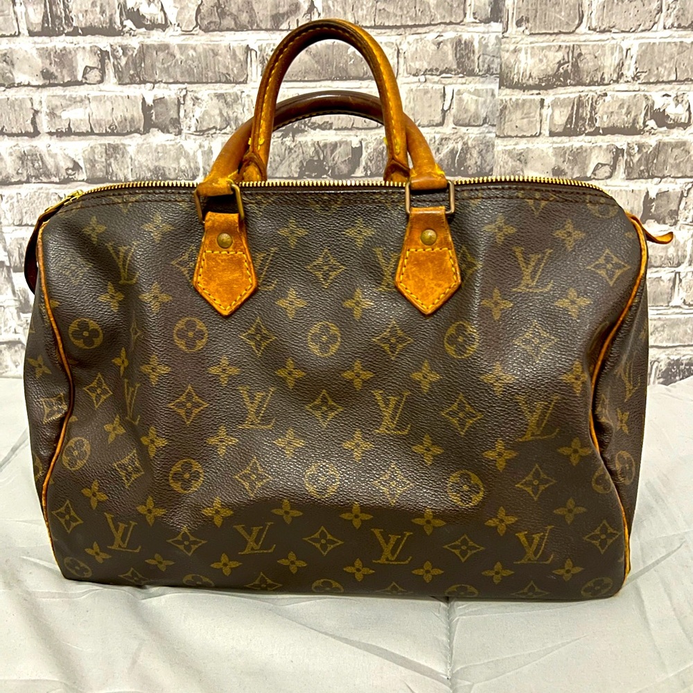 Louis Vuitton Speedy 35.